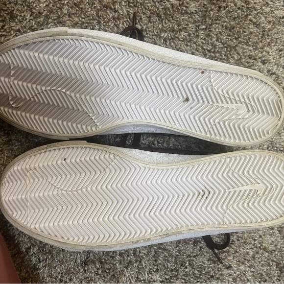 Nike - Picture 4 of 4